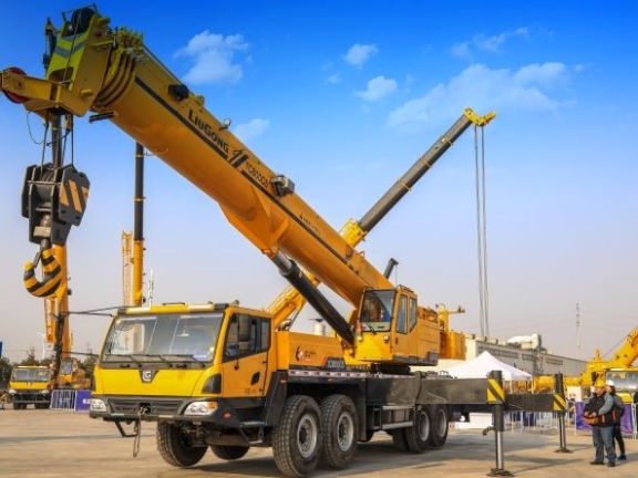 CẨU TỰ HÀNH BÁNH LỐP, BÁNH XÍCH TỪ  30-200 TẤN